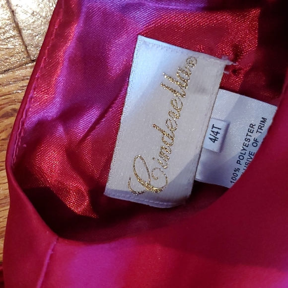 Cinderella Christmas dress size 4T red - Picture 2 of 3